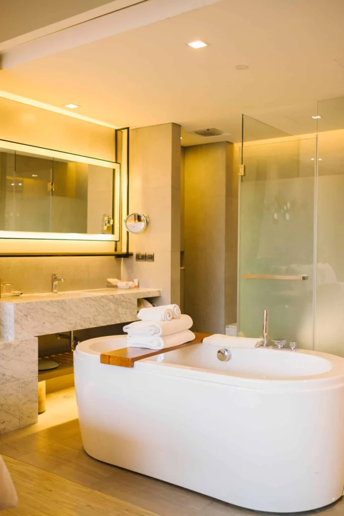 Salle de bain rénovée haut de gamme